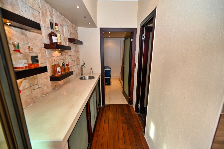 5 Bedroom Property for Sale in Vierlanden Western Cape